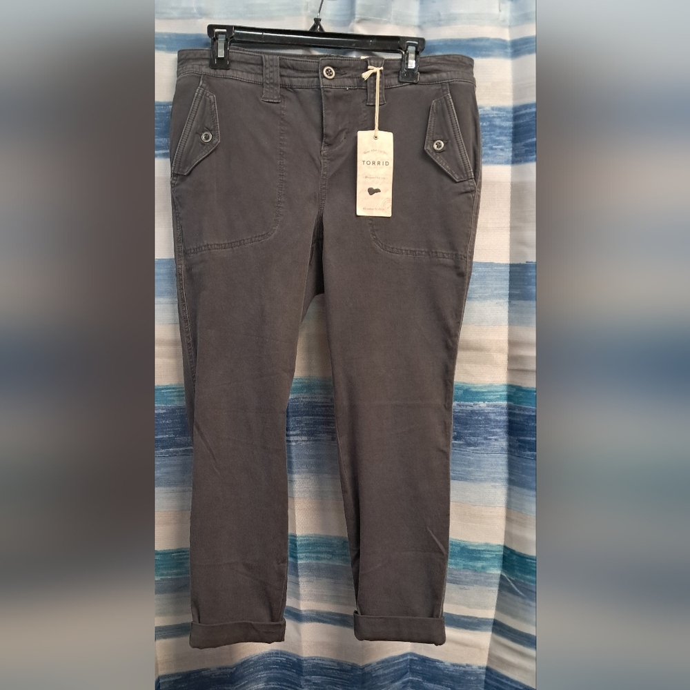 Torrid Capris